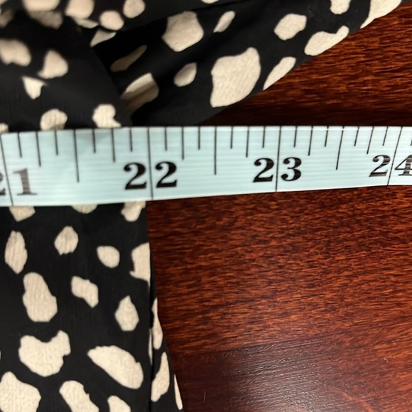 Umgee Womens Tunic/Mini 1XL Black Cream Animal Print Balloon Sleeves Hi-Lo EUC - Picture 12 of 14